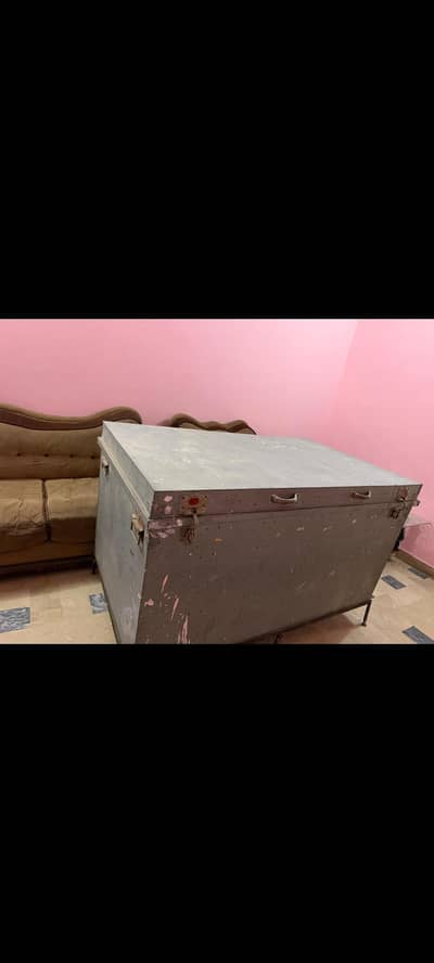 Heavy Duty Large Metal Trunk / Peti with Iron Stand in Good Condition