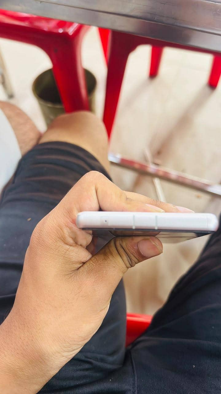 Google pixel 7a 4