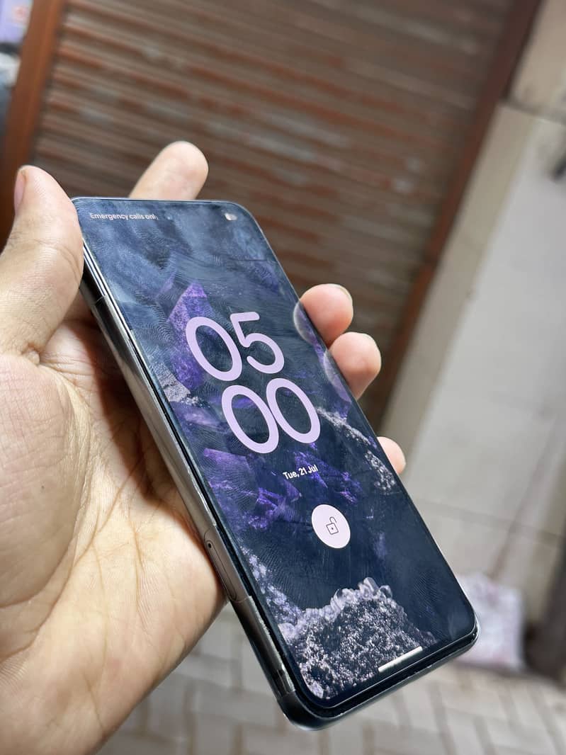 Google pixel 8 5