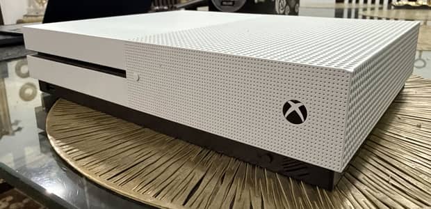 Xbox One S 1 TB | Digital Plus Disc Variant (No Controller)