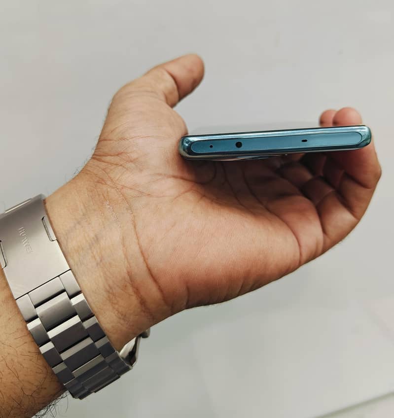 One Plus Ace 2 Pro 4