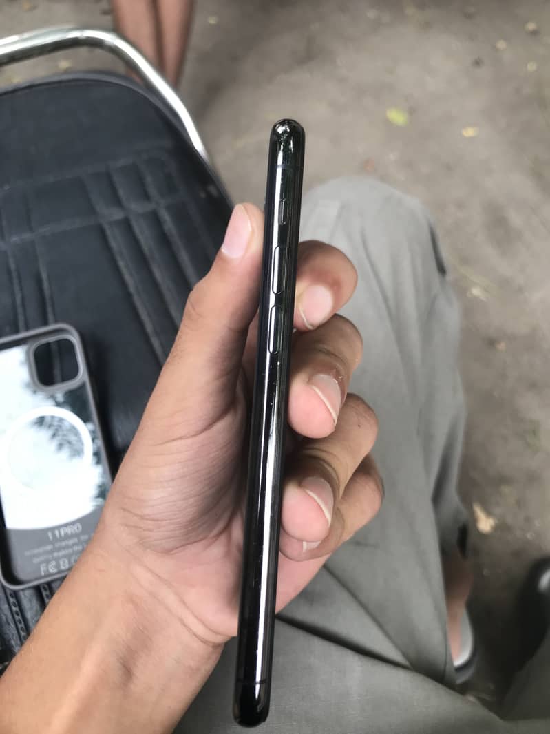 iPhone 11 pro 1