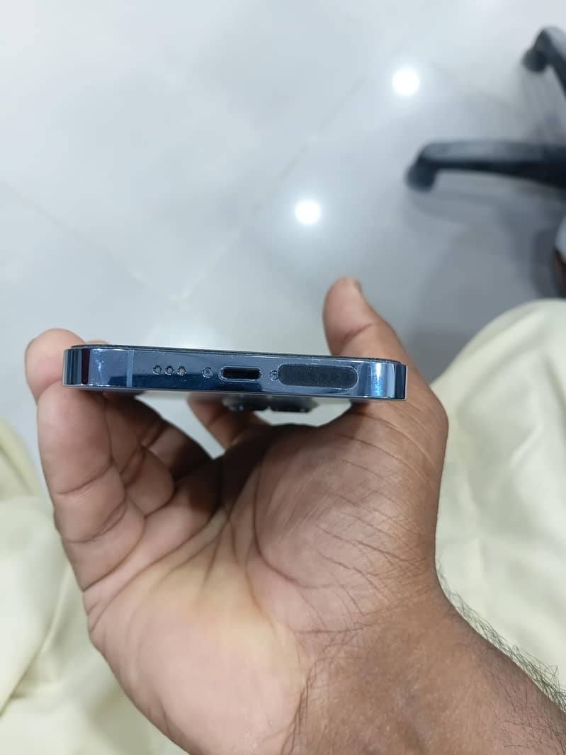 Apple iPhone 13 Pro 0