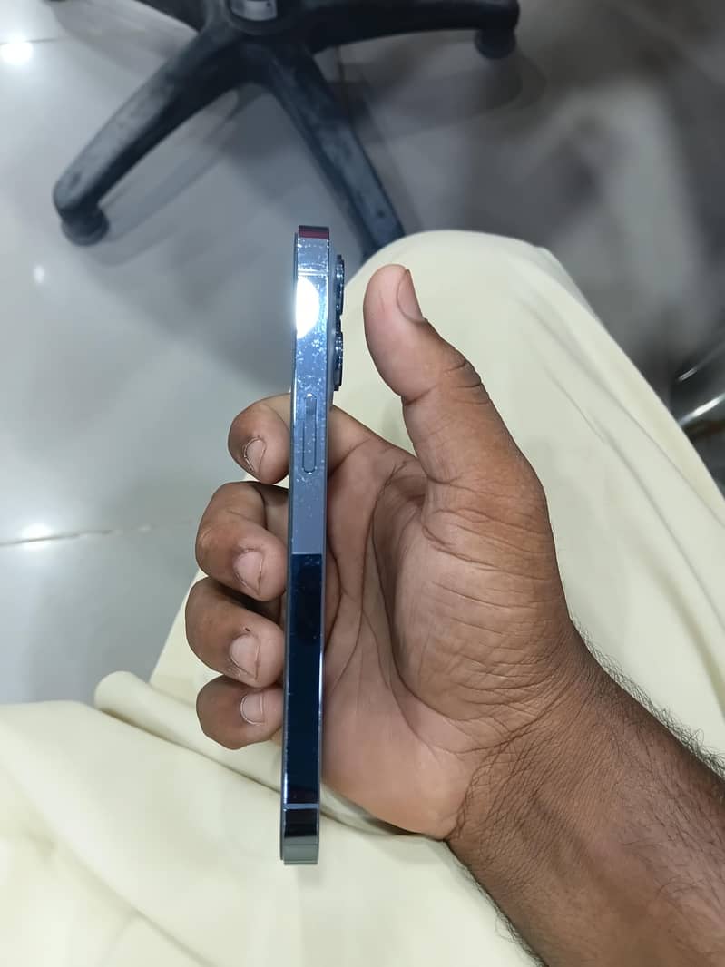 Apple iPhone 13 Pro 1