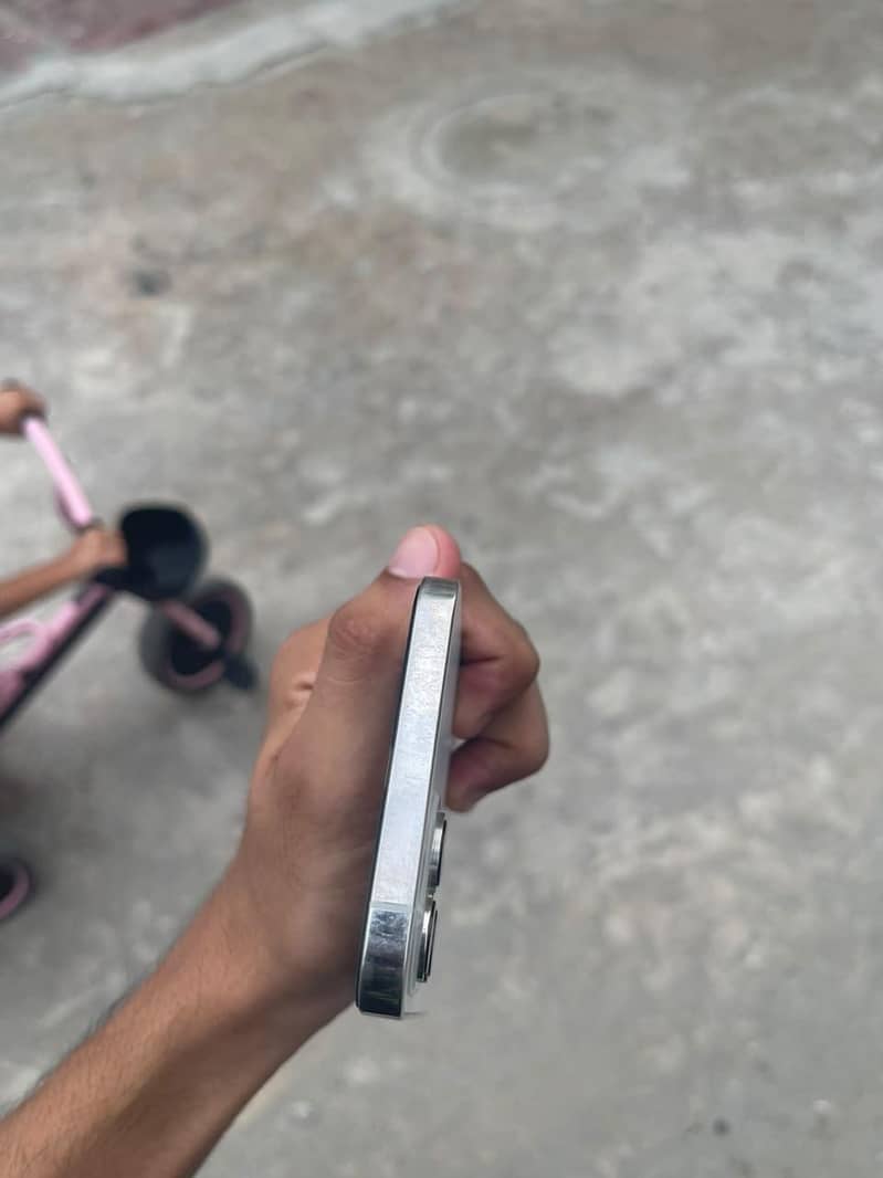 IPhone 12 pro max 2