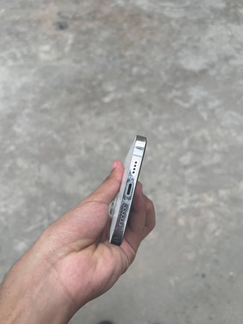 IPhone 12 pro max 6