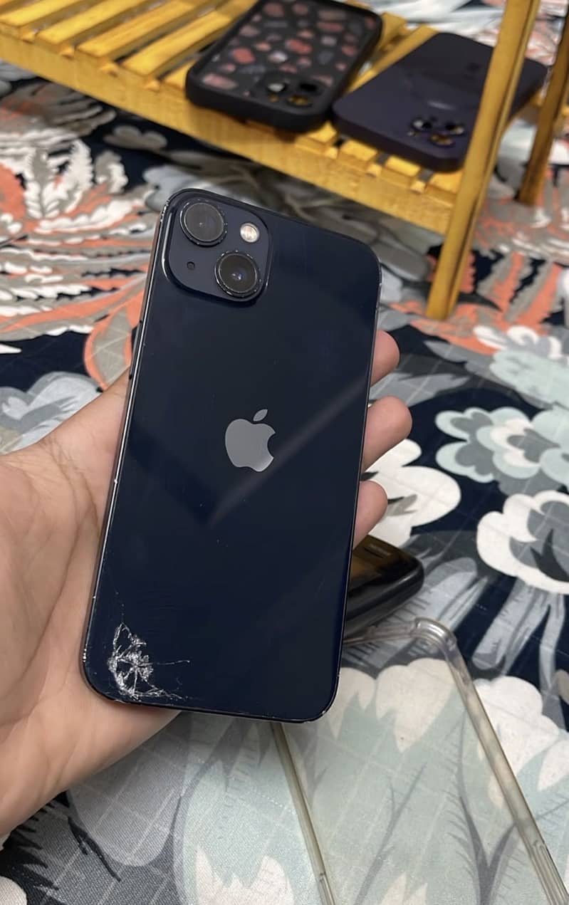 Apple iPhone 13 0