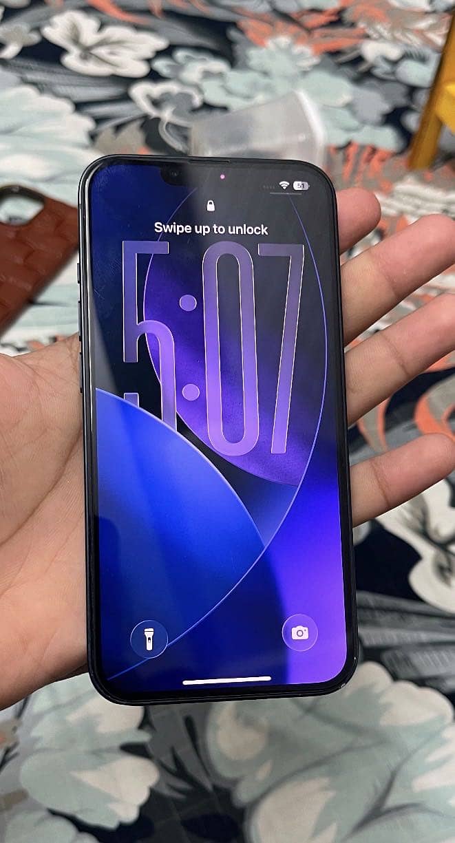 Apple iPhone 13 2