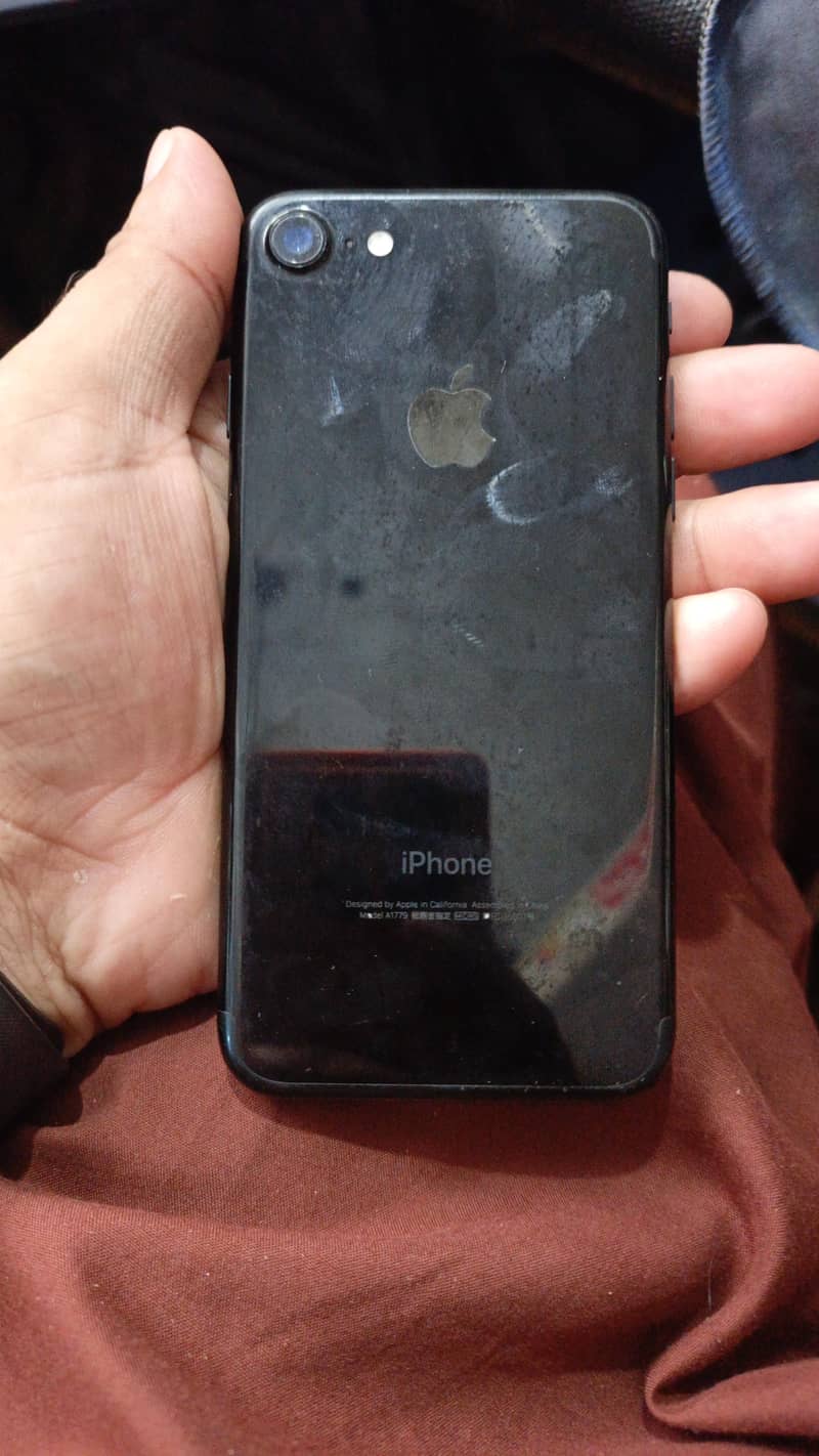 Apple iPhone 7 0