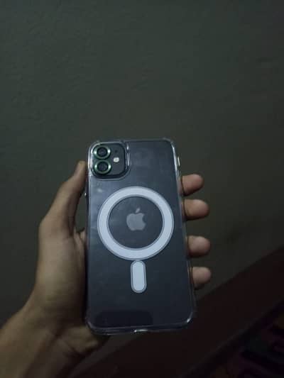 iPhone 11 ( 4 month sim time available ) Exchange is also possible