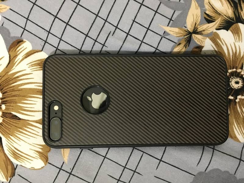 Apple iPhone 8 Plus 0