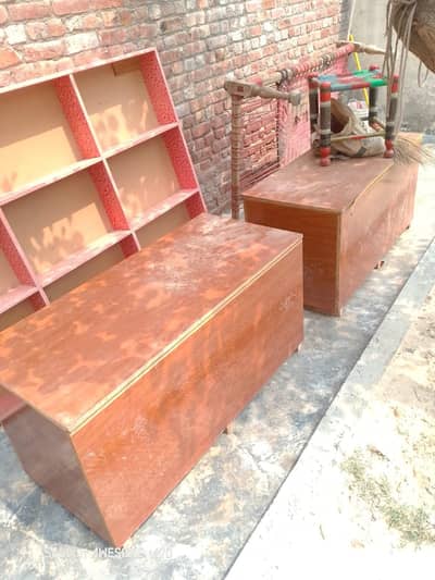 4 shocase 1 Dispencri banch 1 tebal 2 docter banch open and close