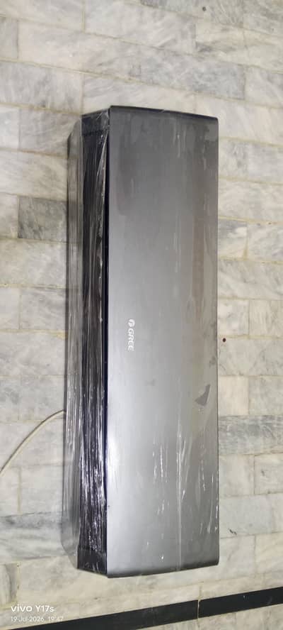 GREE 1.5ton DC inverter 18pith