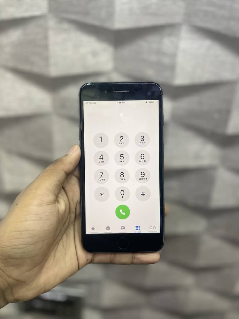 Apple iPhone 8 Plus 4