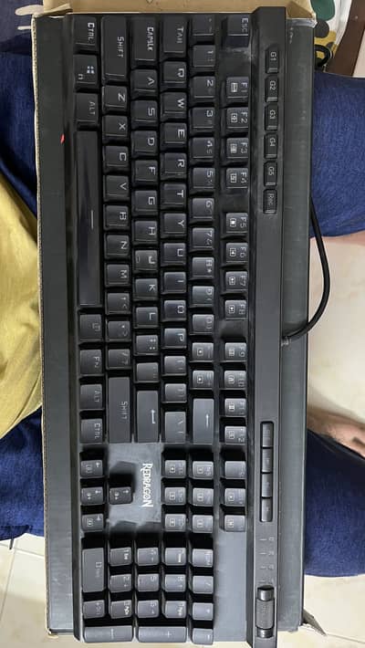 Redragon mechanical keyboard vata full size