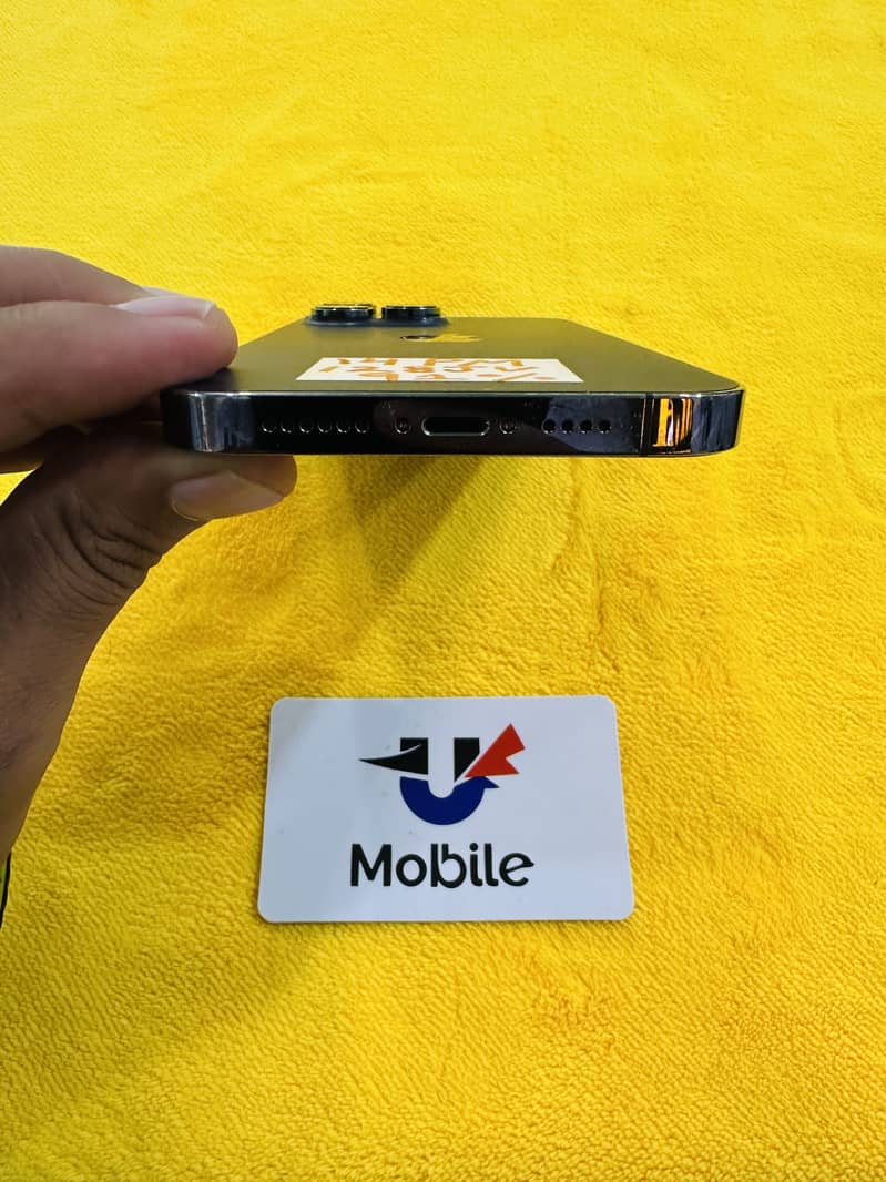 iPhone 14 pro max 4