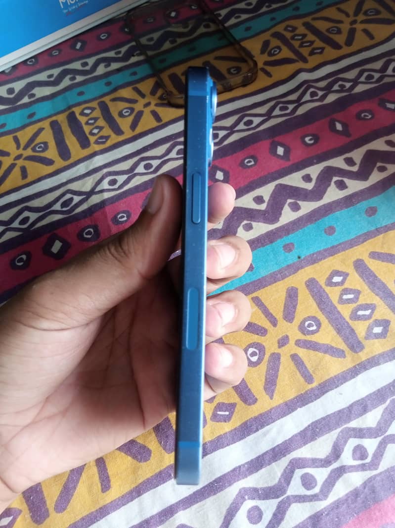 Apple iPhone 13 1