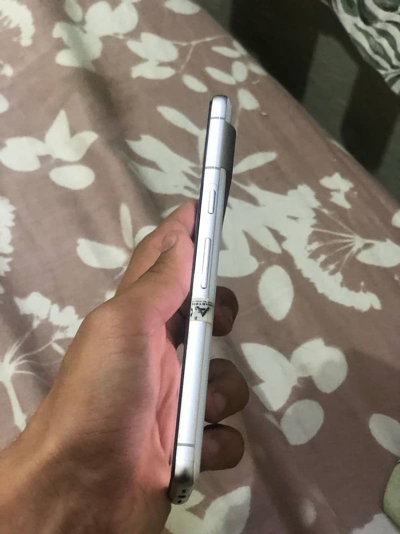 Google pixel 7 4