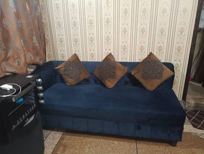 L shaped Sofa in Excellent condition