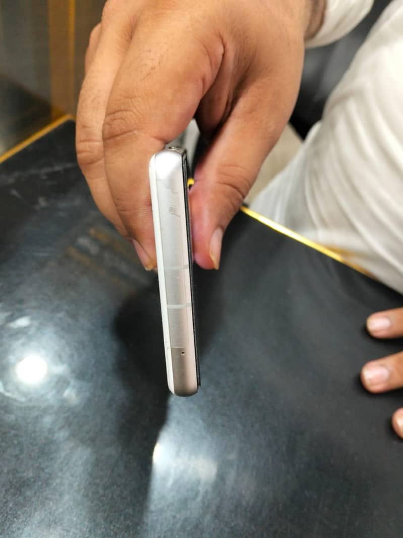 Google Pixel 7a 5