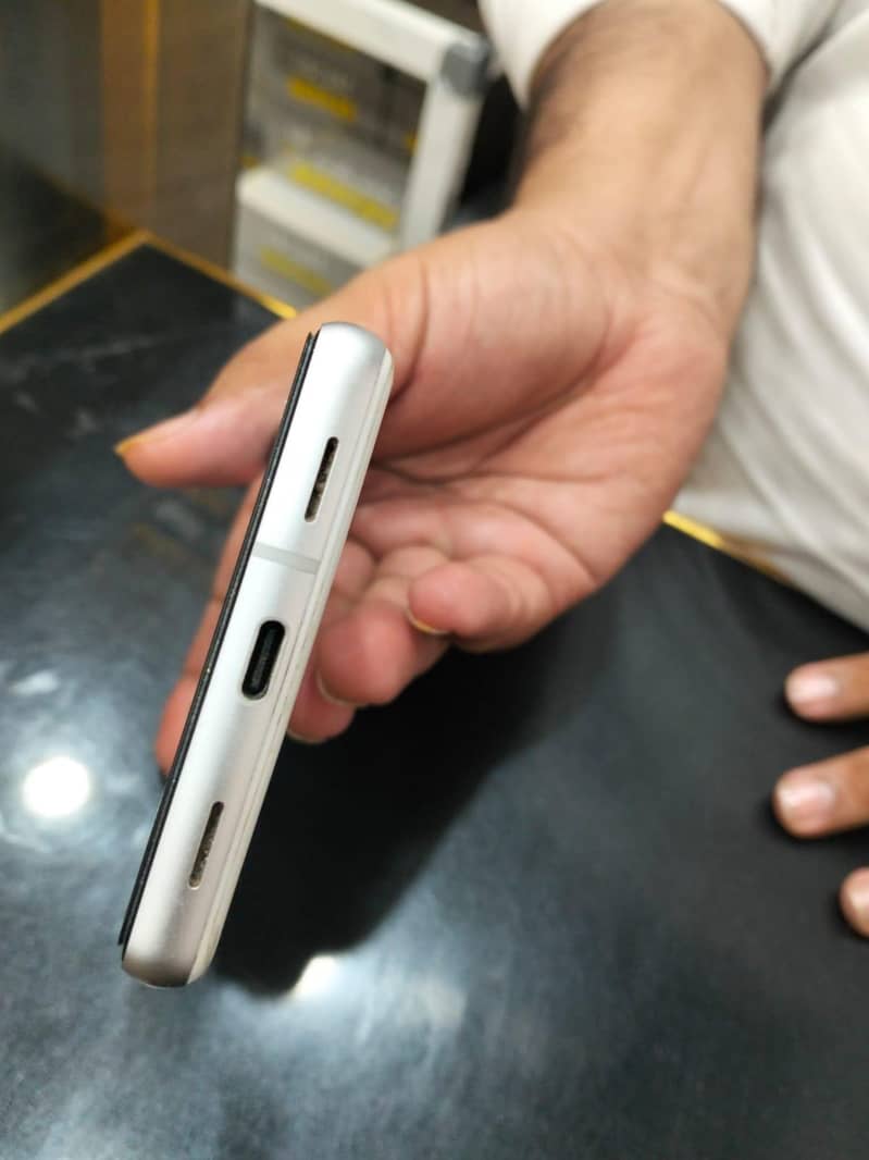 Google Pixel 7a 6