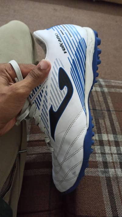 Football shoes