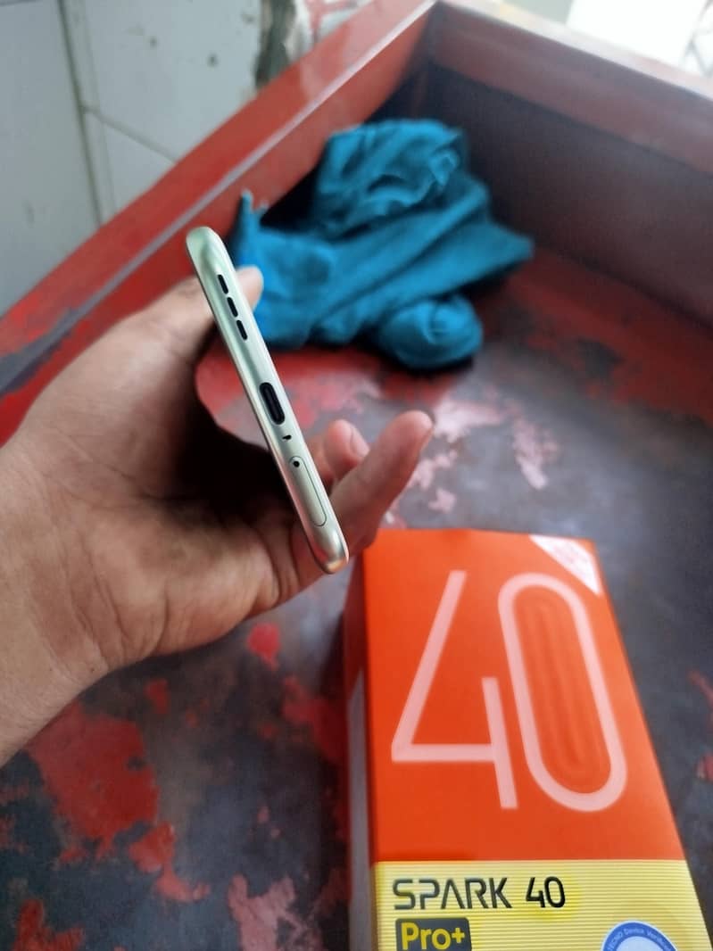 techno spark 40 Pro plus 3