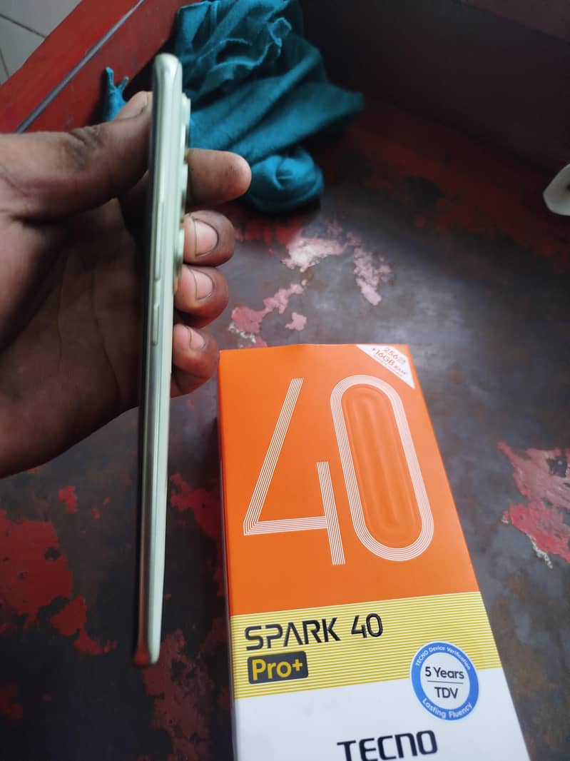 techno spark 40 Pro plus 4