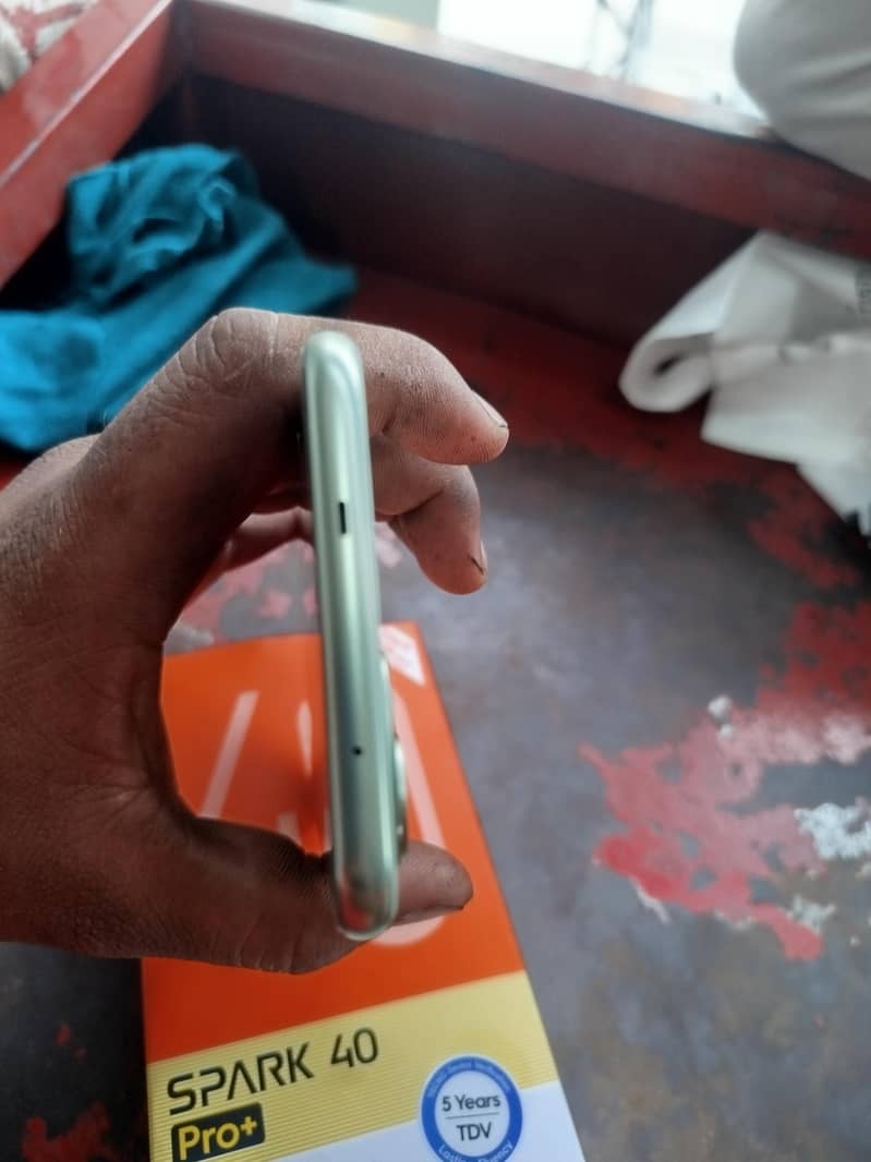 techno spark 40 Pro plus 6