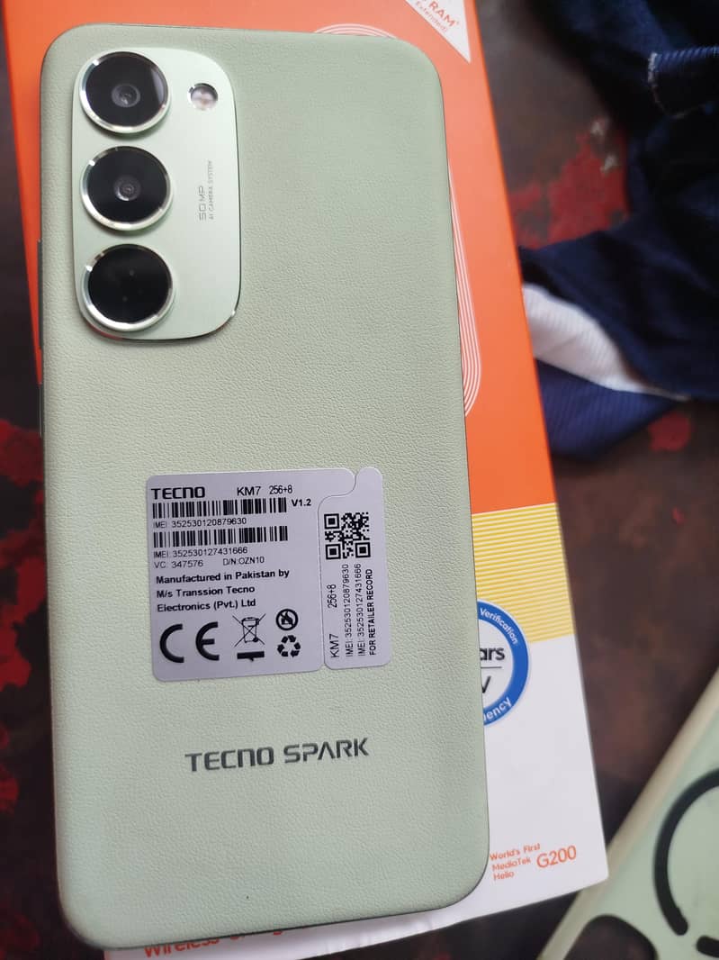 techno spark 40 Pro plus 8