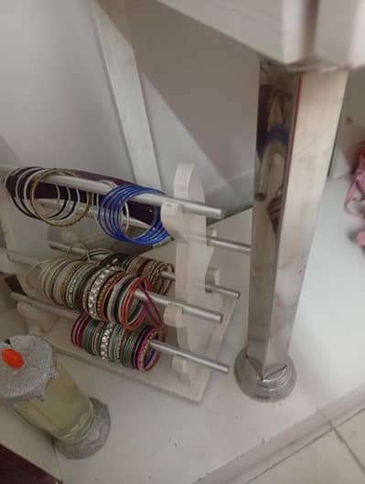 Bangle stand