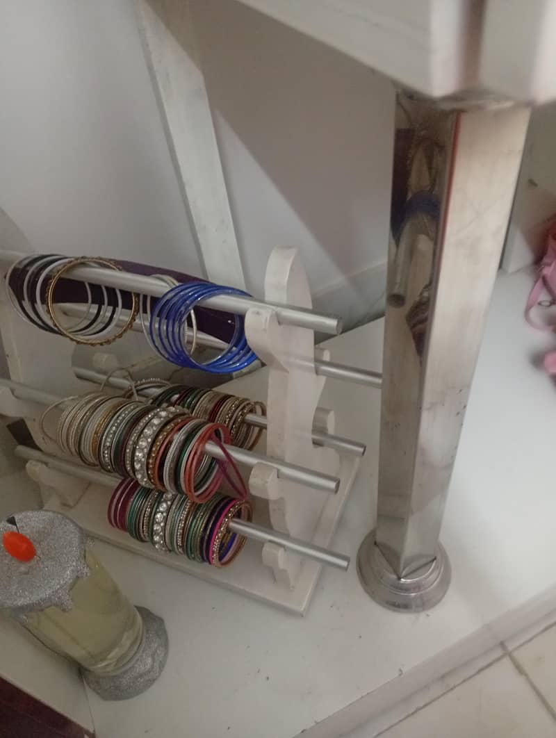 Bangle stand 0
