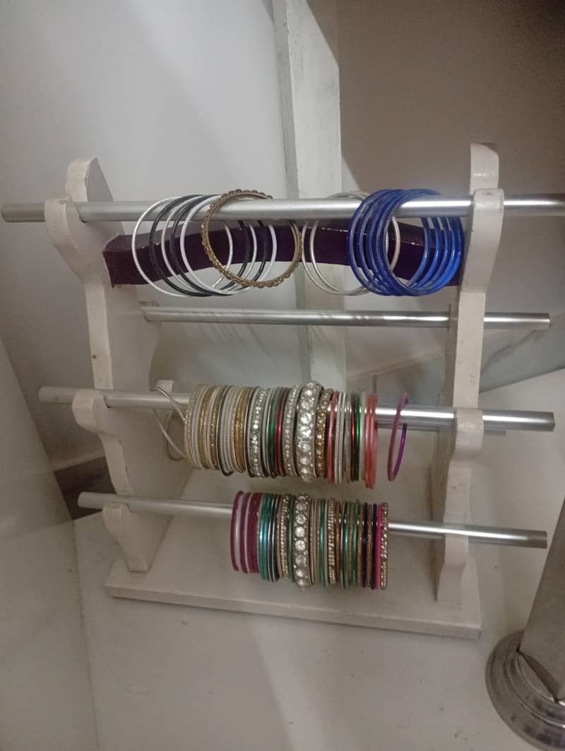 Bangle stand 1