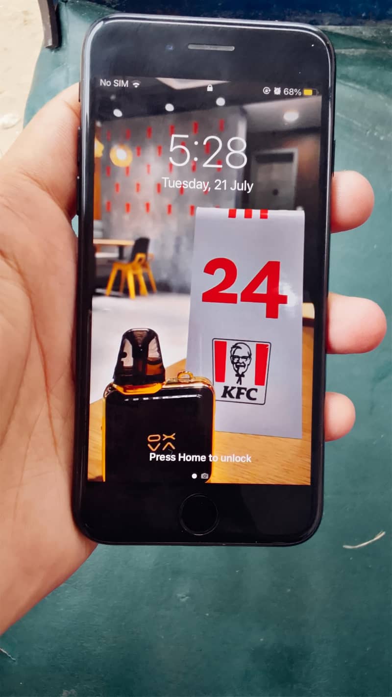Apple iPhone 7 0