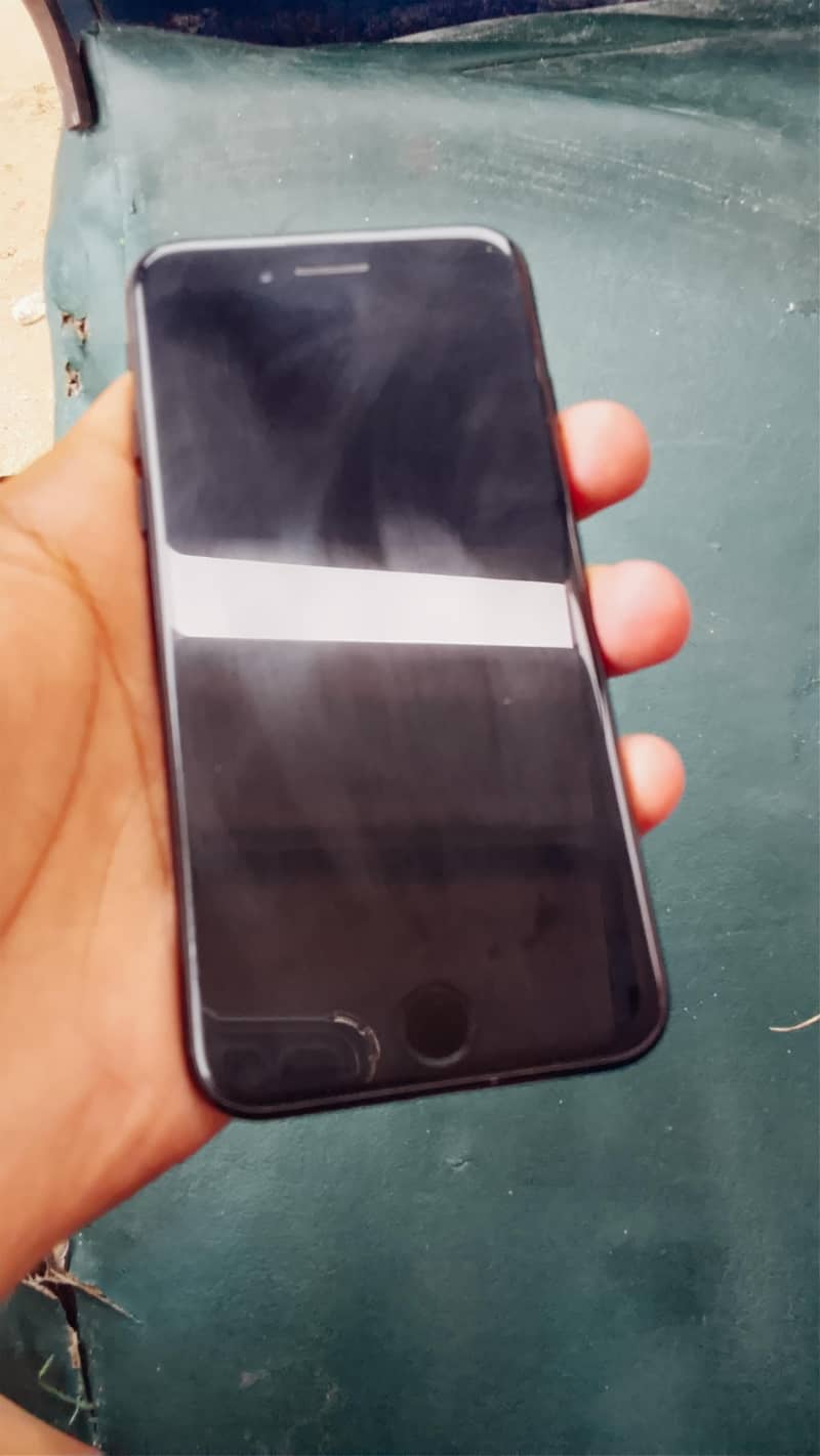 Apple iPhone 7 3