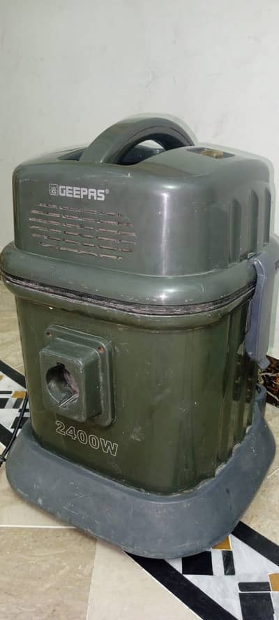 Geepas vacuum cleaner