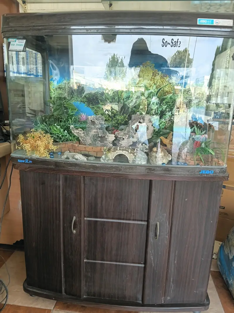 Branded JEBO Aquarium with Wooden Cabinet & Complete Accessories — photo 2