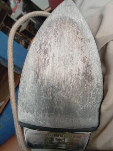 2 national iron 1000 w all okay hai 2 no