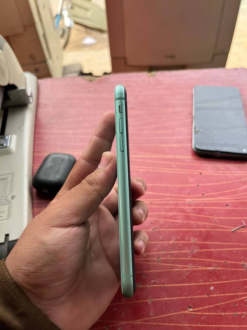 Apple iPhone 11 1