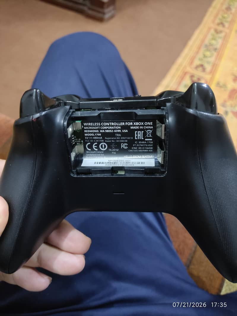 Original Microsoft Xbox One Controller (Model 1708) with Bluetooth 3
