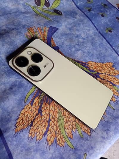 Infinix Hot 40
