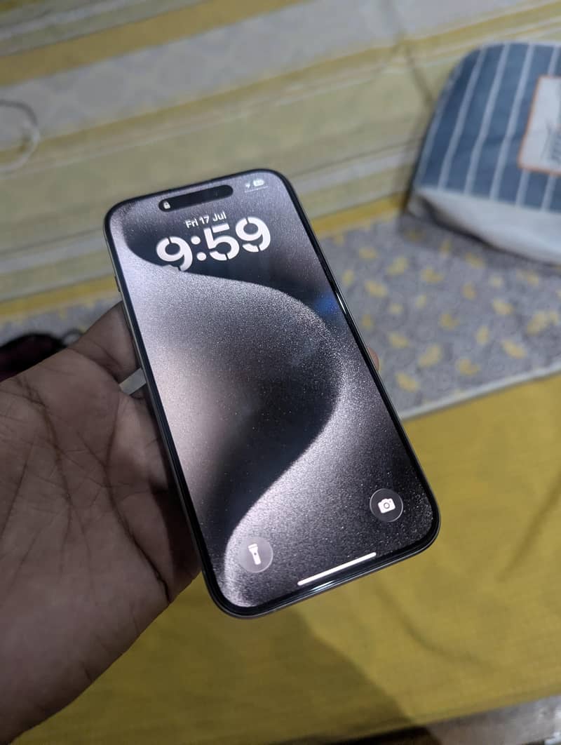 Apple iPhone 15 Pro 3