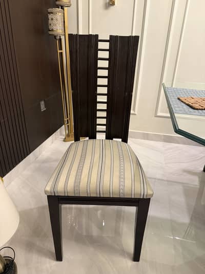 Six seater Dining table