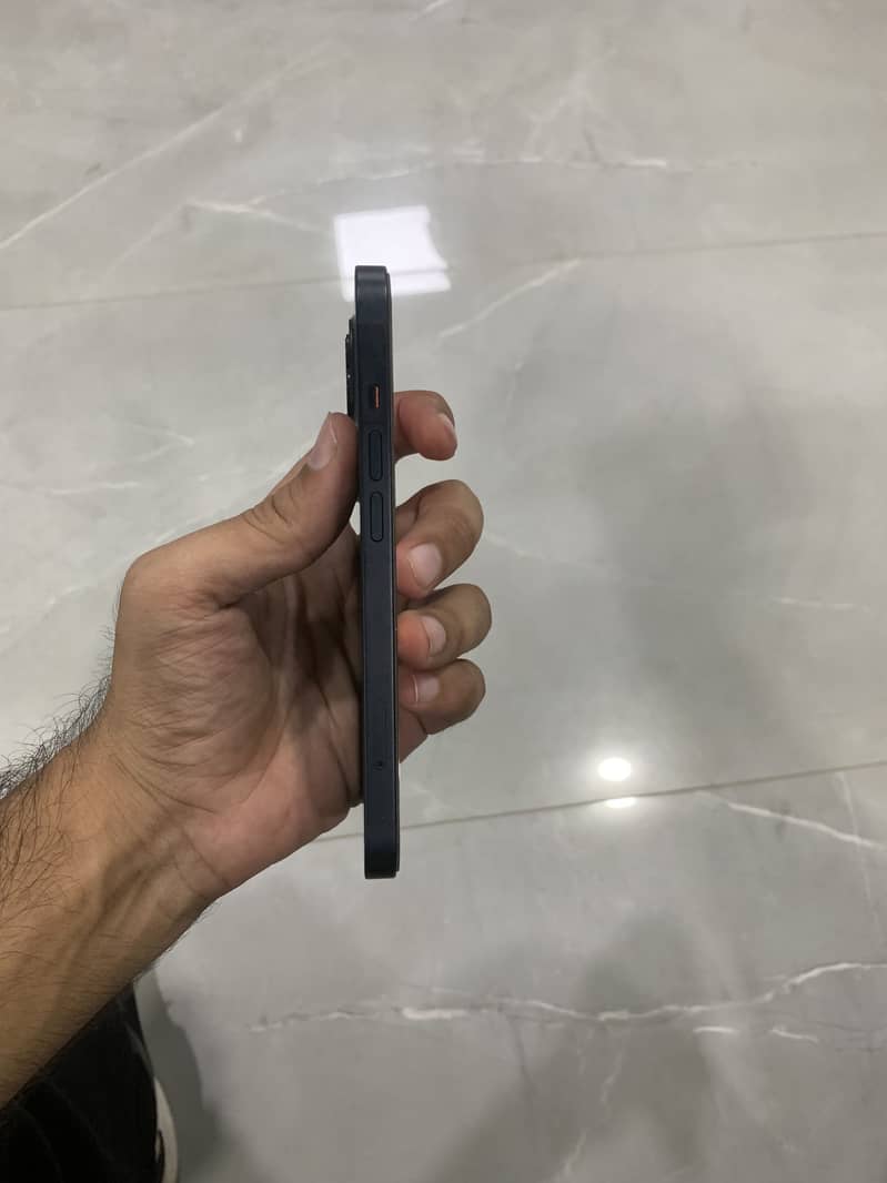 Apple iPhone 13 1