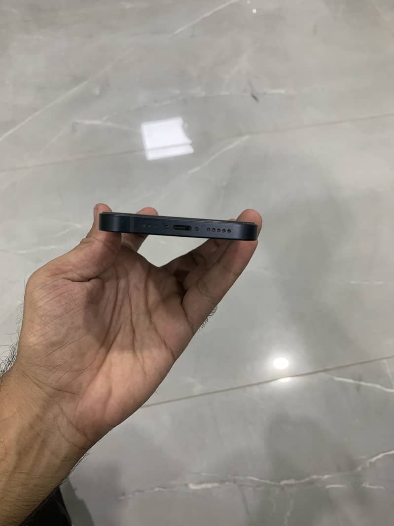 Apple iPhone 13 3