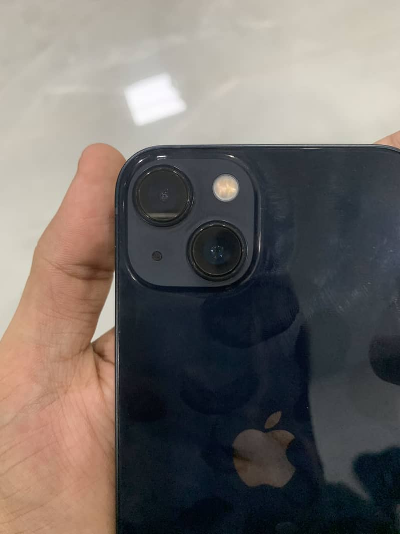 Apple iPhone 13 6