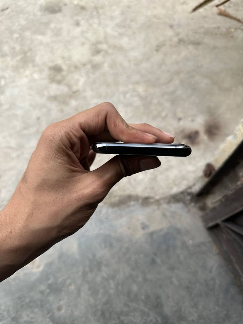 Iphone 11 pro max 2