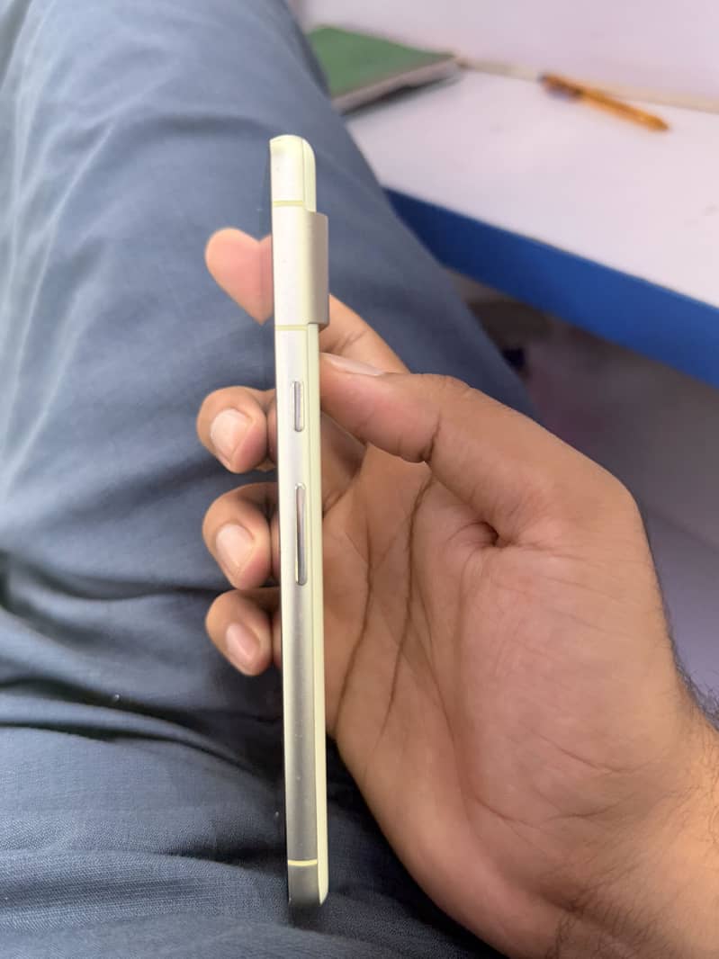Google pixel 7 4