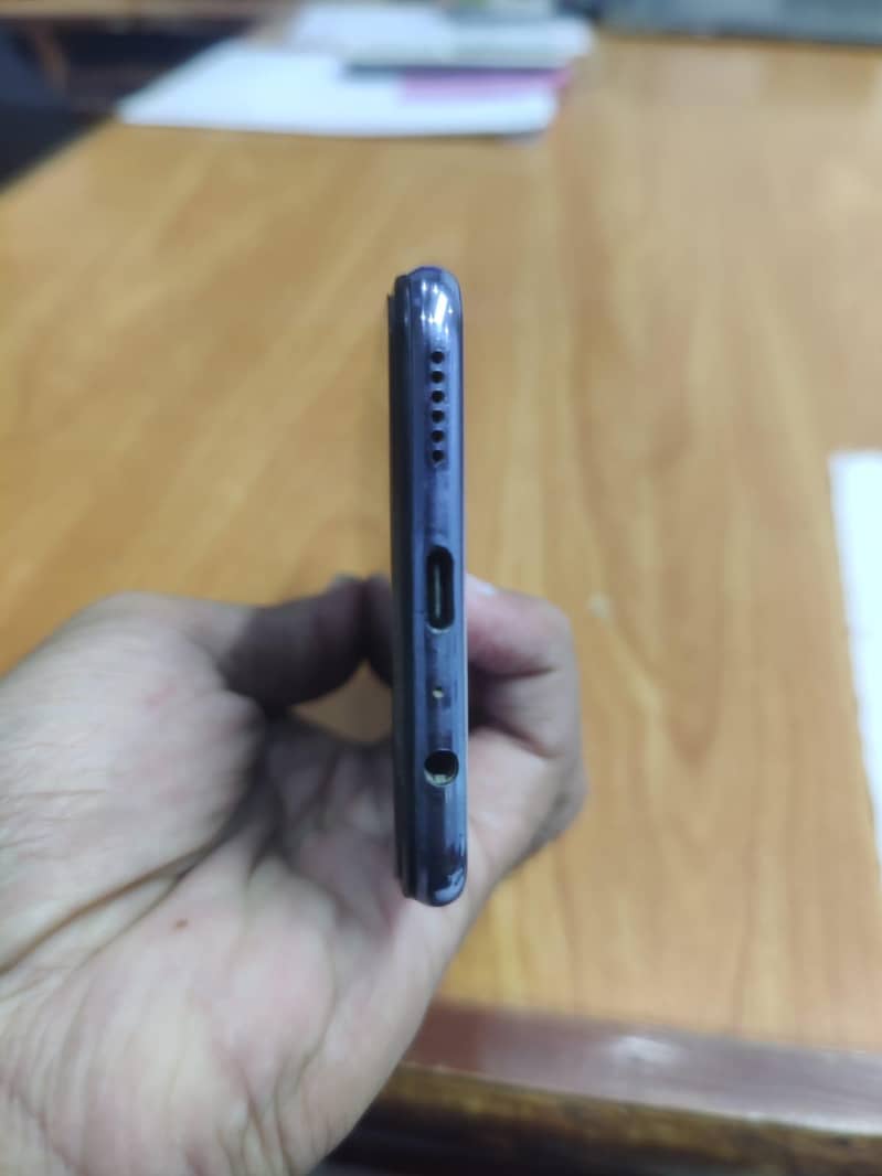 Vivo V21e 4