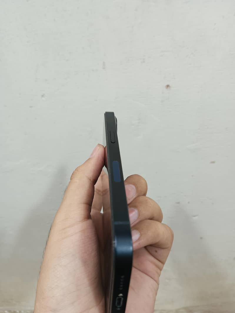 Apple iPhone 13 7